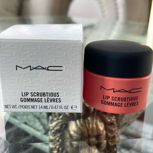 MAC Lip Scrubtious in Candied Nectar